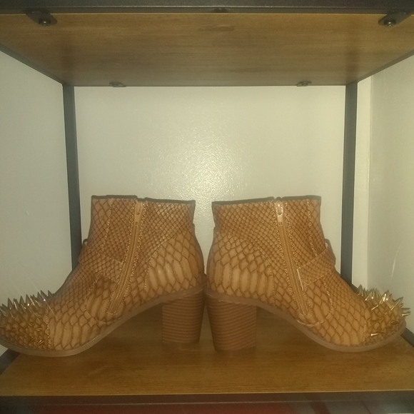 Brand new shoes size 10 - Picture 3 of 4